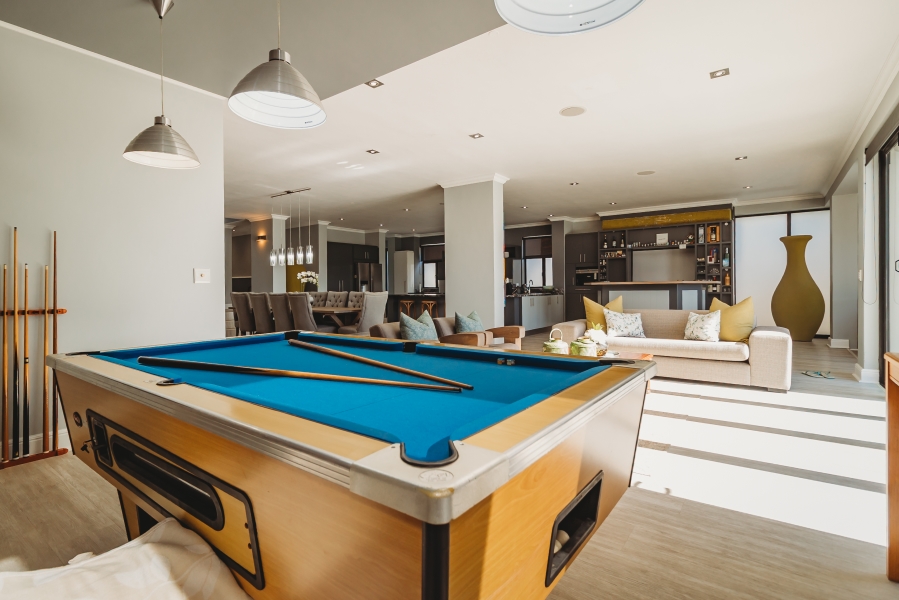 4 Bedroom Property for Sale in Herolds Bay Western Cape